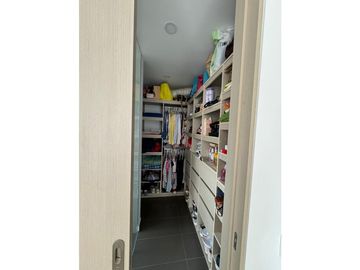 Se vende apartamento en altos del poblado Medellín