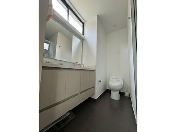 Se vende apartamento en altos del poblado Medellín