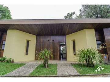 CABAÑA EN VENTA EN GUATAPÉ,ANTIOQUIA