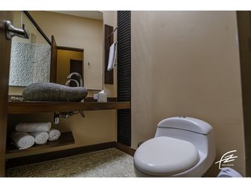 CABAÑA EN VENTA EN GUATAPÉ,ANTIOQUIA