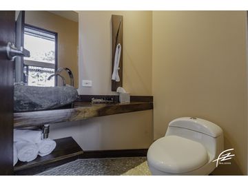 CABAÑA EN VENTA EN GUATAPÉ,ANTIOQUIA