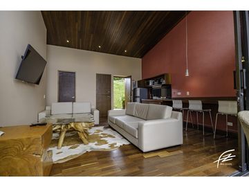 CABAÑA EN VENTA EN GUATAPÉ,ANTIOQUIA