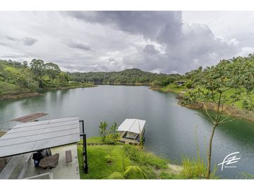 FINCA EN VENTA EN GUATAPÉ,ANTIOQUIA