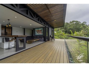 FINCA EN VENTA EN GUATAPÉ,ANTIOQUIA
