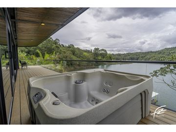 FINCA EN VENTA EN GUATAPÉ,ANTIOQUIA