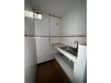 CASA EN VENTA, BARRIO SAN ANDRES, CERCA ALKOSTO VENECIA