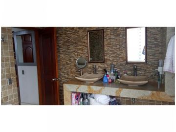 VENDO APARTAMENTO 4 ALCOBAS PENTHOUSE EDIFICIO LAURA LAGUITO