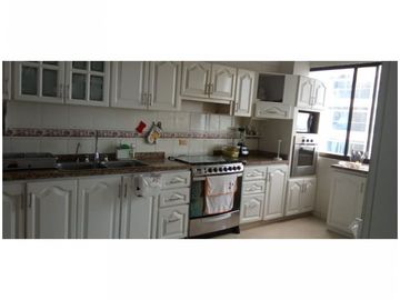 VENDO APARTAMENTO 4 ALCOBAS PENTHOUSE EDIFICIO LAURA LAGUITO
