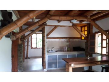 SE VENDE FINCA  EN EL QUINDIO A 15 MINUTOS DE QUIMBAYA