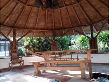 SE VENDE FINCA  EN EL QUINDIO A 15 MINUTOS DE QUIMBAYA