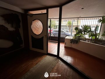 Venta departamento de 4 ambientes con cochera y balcon. Zona Plaza Mitre  !