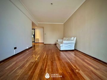 Venta departamento de 4 ambientes con cochera y balcon. Zona Plaza Mitre  !