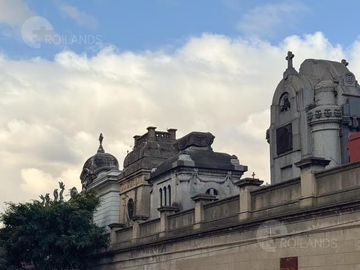 Venta Departamento 4 Ambientes con Balcón Corrido en Recoleta