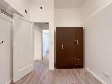 Venta Departamento 4 Ambientes con Balcón Corrido en Recoleta