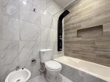 Venta Departamento 4 Ambientes con Balcón Corrido en Recoleta