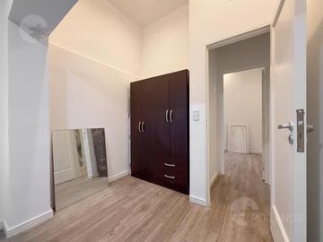 Venta Departamento 4 Ambientes con Balcón Corrido en Recoleta