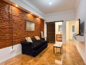 Venta Departamento 4 Ambientes con Balcón Corrido en Recoleta