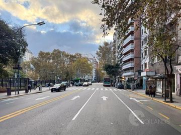 Venta Departamento 4 Ambientes con Balcón Corrido en Recoleta