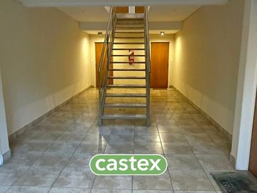 Departamento de dos ambientes en alquiler anual en Jardines de Saravi
