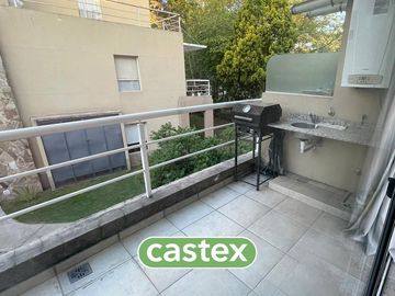 Departamento de dos ambientes en alquiler anual en Jardines de Saravi