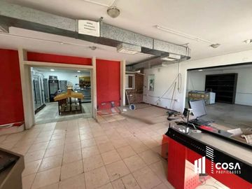 Venta local comercial amplio Cantegril Funes Santa Fe