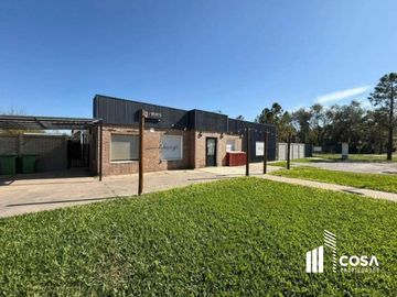 Venta local comercial amplio Cantegril Funes Santa Fe