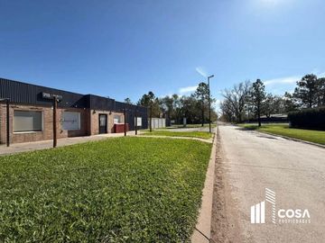 Venta local comercial amplio Cantegril Funes Santa Fe