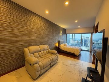 Moderno Loft en Park Pedregal en Venta