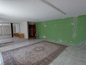 Casa en esquina con frente a 3 calles, junto a glorieta cri cri
