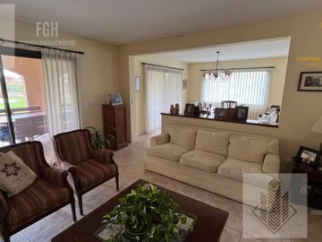 Casa en  venta Barrio Santa Catalina Villanueva