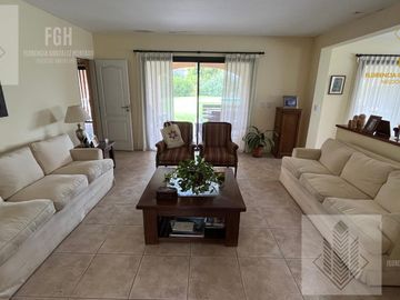 Casa en  venta Barrio Santa Catalina Villanueva