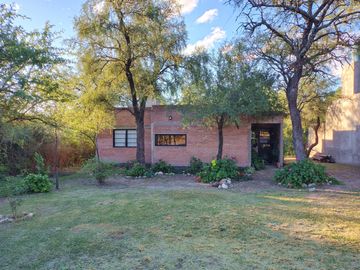 Casa en Venta en Las Tapias sobre la ruta