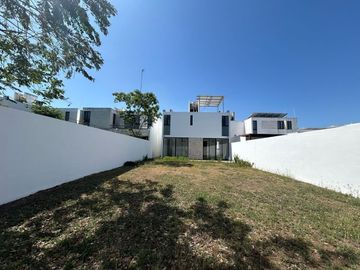 ¡Oportunidad Única en Privada Amantea!