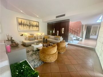 HERMOSA CASA DE 2 NIVELES EN CONJUNTO DE 4 CASAS. VILLA CAMPESTRE