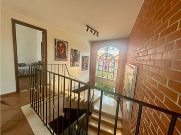 HERMOSA CASA DE 2 NIVELES EN CONJUNTO DE 4 CASAS. VILLA CAMPESTRE