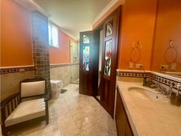 HERMOSA CASA DE 2 NIVELES EN CONJUNTO DE 4 CASAS. VILLA CAMPESTRE