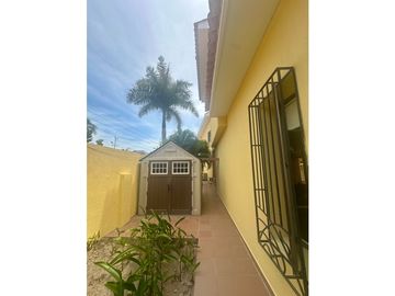 HERMOSA CASA DE 2 NIVELES EN CONJUNTO DE 4 CASAS. VILLA CAMPESTRE