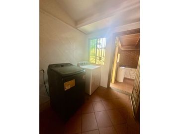 HERMOSA CASA DE 2 NIVELES EN CONJUNTO DE 4 CASAS. VILLA CAMPESTRE