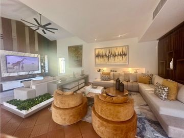 HERMOSA CASA DE 2 NIVELES EN CONJUNTO DE 4 CASAS. VILLA CAMPESTRE