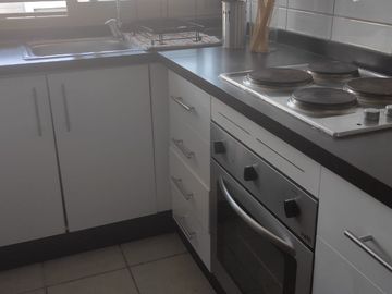 AMPLIO Y RECIEN REFACCIONADO DPTO. EN VENTA UF 2.800 70 MT2 METRO PARQUE ALMAGRO