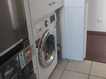 AMPLIO Y RECIEN REFACCIONADO DPTO. EN VENTA UF 2.800 70 MT2 METRO PARQUE ALMAGRO
