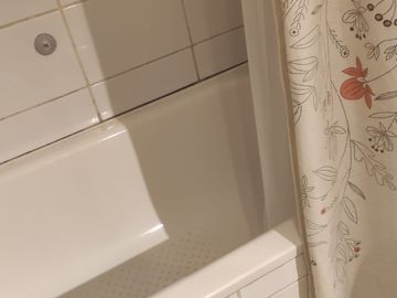 AMPLIO Y RECIEN REFACCIONADO DPTO. EN VENTA UF 2.800 70 MT2 METRO PARQUE ALMAGRO