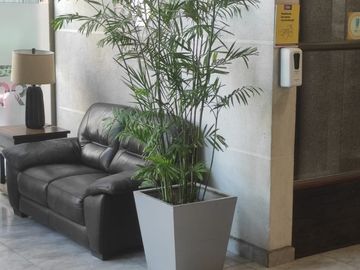 AMPLIO Y RECIEN REFACCIONADO DPTO. EN VENTA UF 2.800 70 MT2 METRO PARQUE ALMAGRO