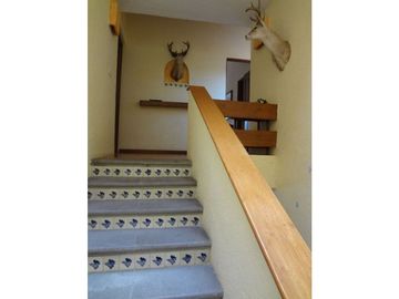 Casa con jardín y alberca en Fraccionamiento las Fincas, Jiutepec