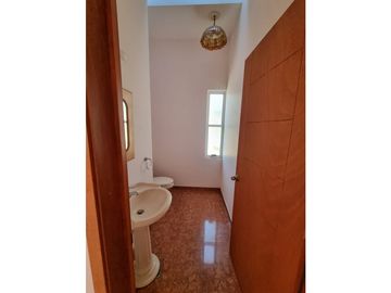 Residencia en Venta con jardines, Casa Club, GYM y Cancha de Tenis