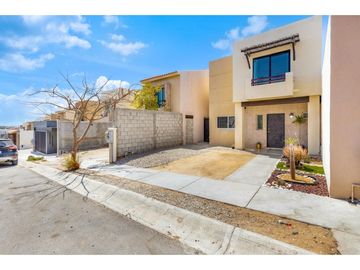 Casa en venta en Los Cabos, 3 recamaras, amueblado, portales residencial cabo san lucas
