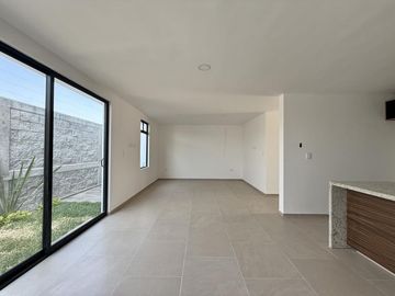 CASA EN VENTA EN FRACCIONAMIENTO ALTANA, ZONA SAN PEDRO CHOLULA