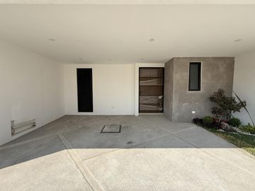 CASA EN VENTA EN FRACCIONAMIENTO ALTANA, ZONA SAN PEDRO CHOLULA