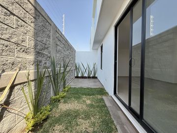 CASA EN VENTA EN FRACCIONAMIENTO ALTANA, ZONA SAN PEDRO CHOLULA