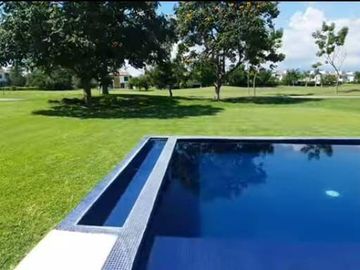 CASA EN VENTA EN EXCLUSIVO CLUB DE GOLF “PARAÍSO COUNTRY CLUB”
